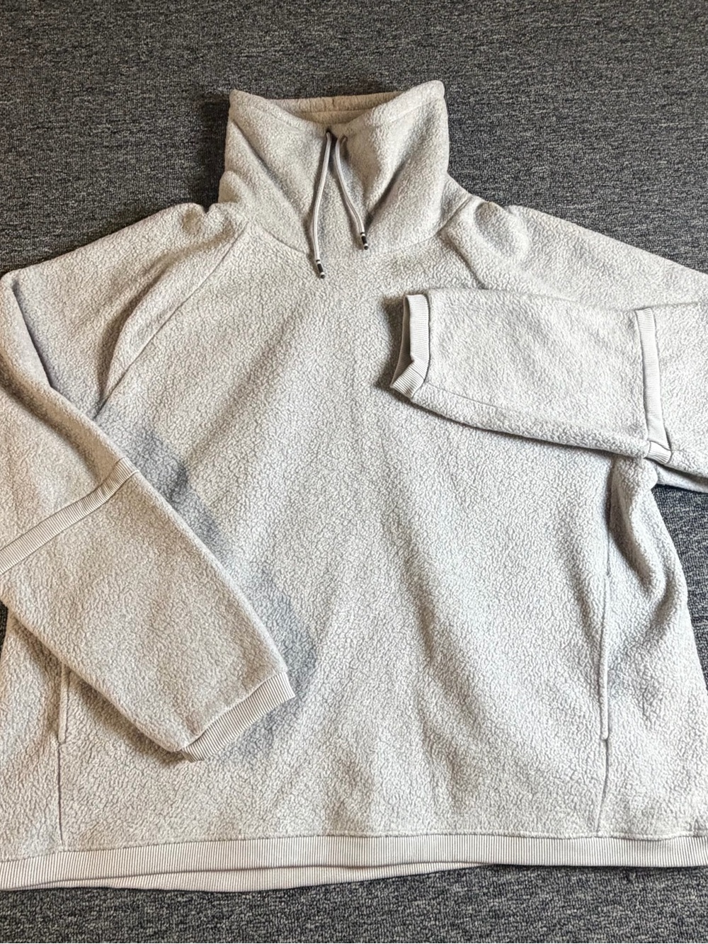 Nike Therma Fleece Pullover Womens Small Gray Cowl Neck Cozy Sweatshirt